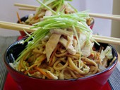 Mogyor�vajas csirkesal�ta